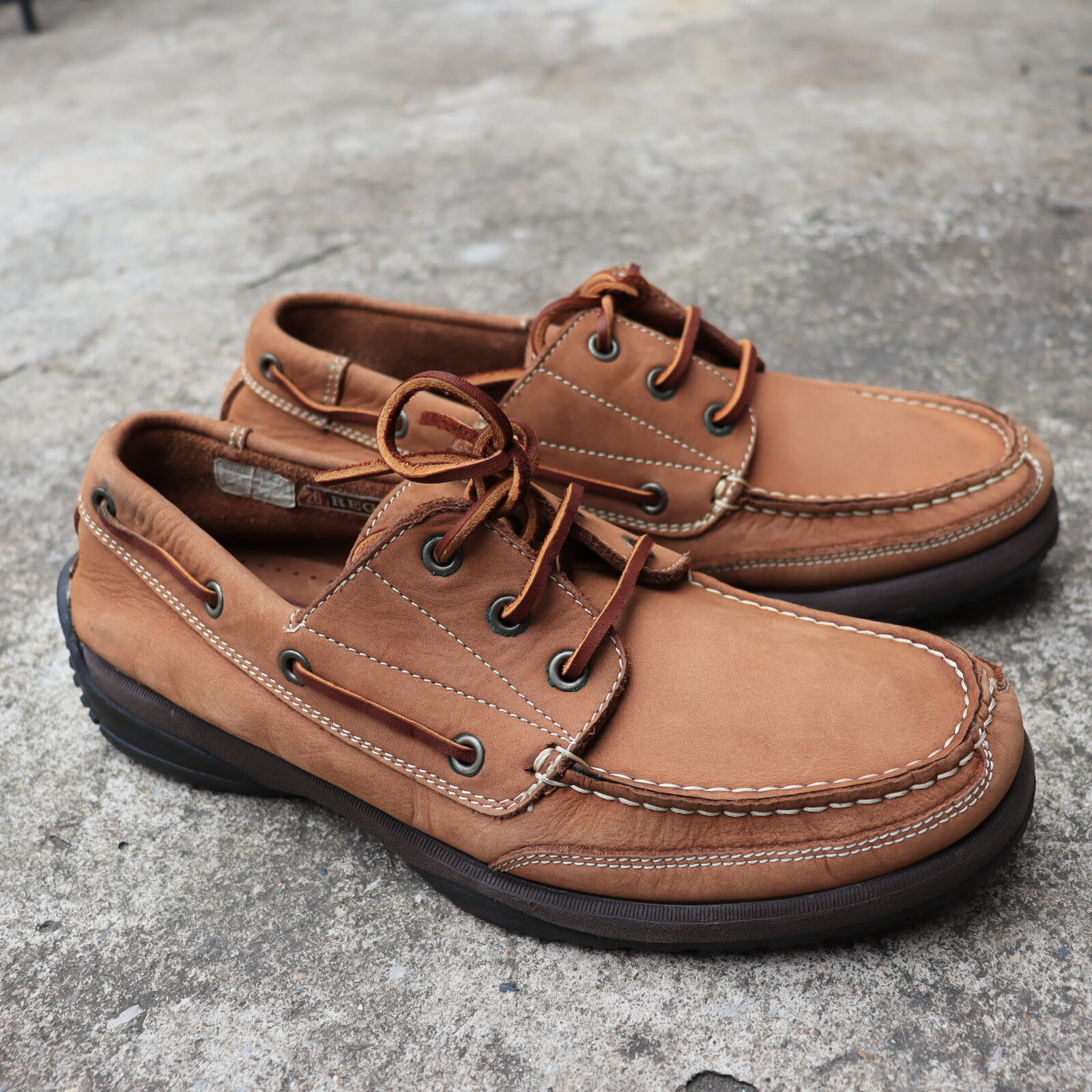 ส่งฟรี 26Cm 41eu 8US รองเท้า Men's Boat Shoes Originals สีน้ำตาลแทน Pre-owned Authentic ราคา 1,390 บาท*ส่งฟรี