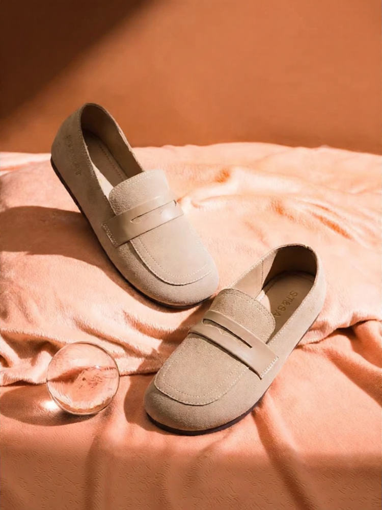 ST&SAT | Vintage Women's Slip-On Flats Shoes Anti-slip Soft Bottom New Summer ราคา  3,605 บาท*ส่งฟรี