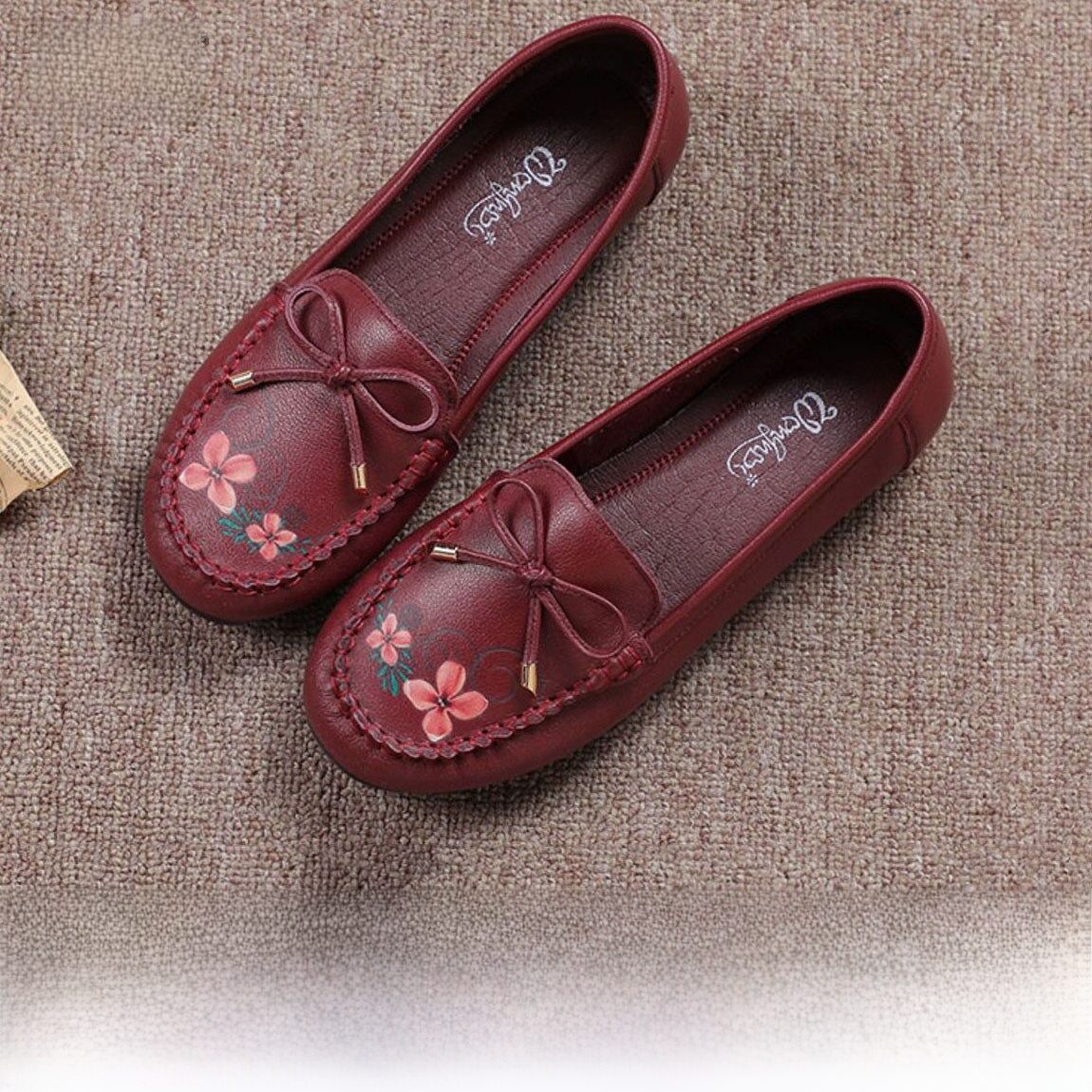 SHIPAILUO | Large Size Flat Bottom Bean Shoes Women's Soft Bottom National Style Print Genuine Leather Elderly Mother Spring Autumn Model ราคา 3,404 บาท*ส่งฟรี