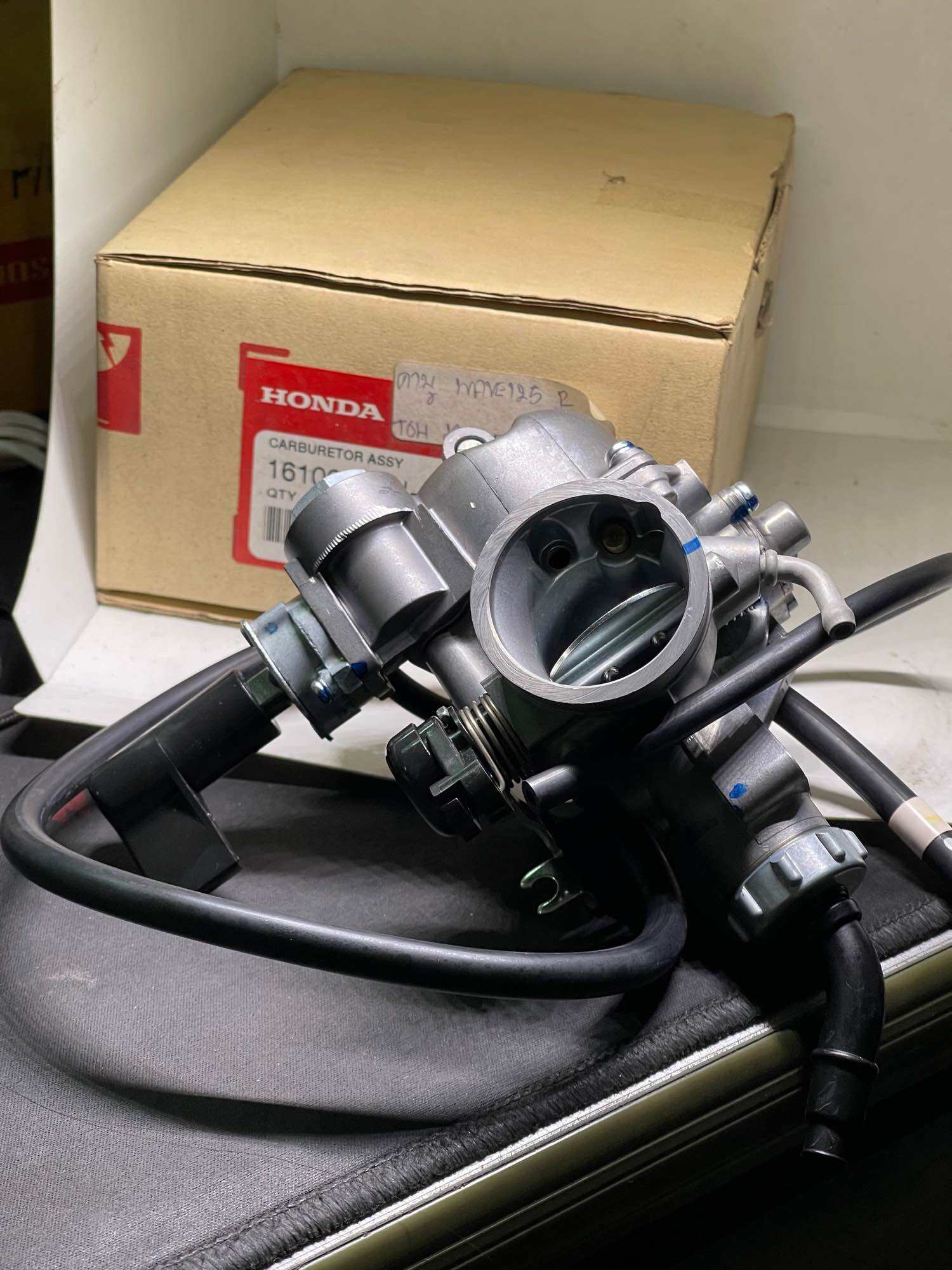 คาร์บู HONDA WAVE 125 [แท้] 16100-KPH-651 ราคา 2,650 บาท*ส่งฟรี