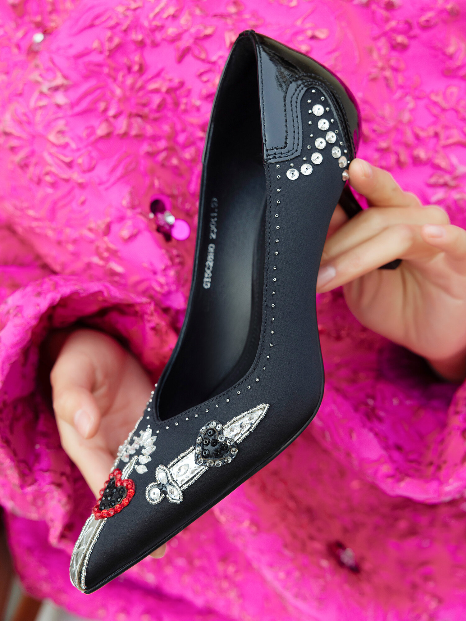 HOOV | Unique Designer Sparkling Crystal High Heels ราคา 8,142 บาท*ส่งฟรี