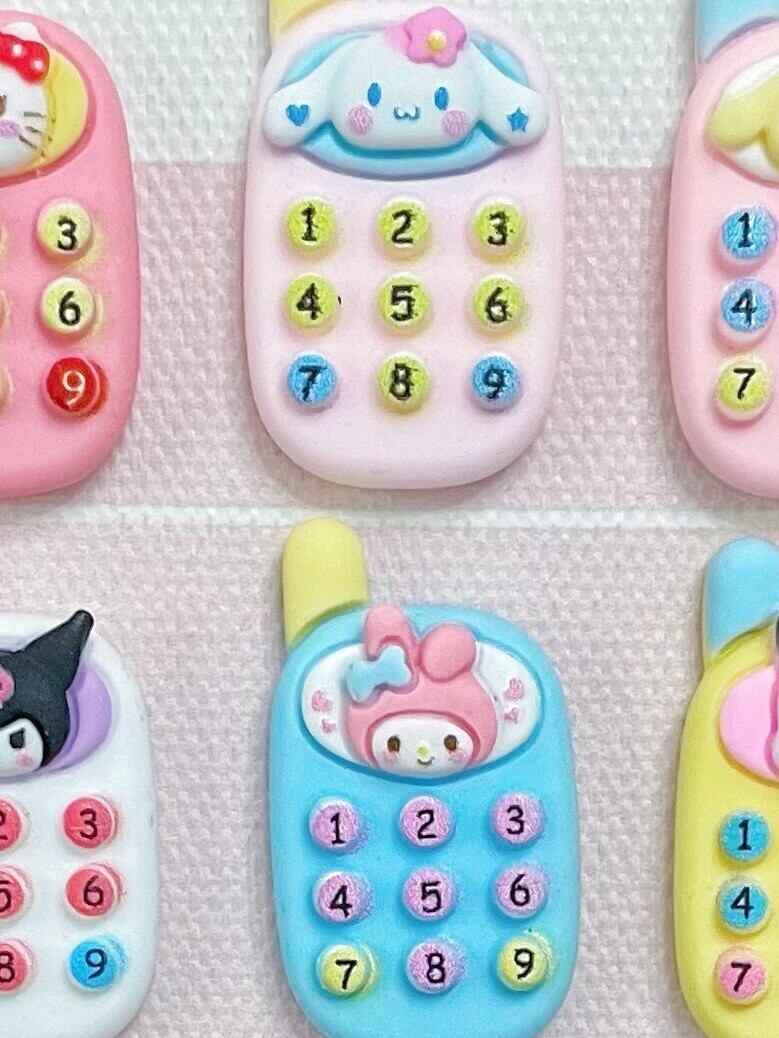 DIY | Mini Cartoon Fun Decor Phone Model ราคา 55 บาท*ส่งฟรี