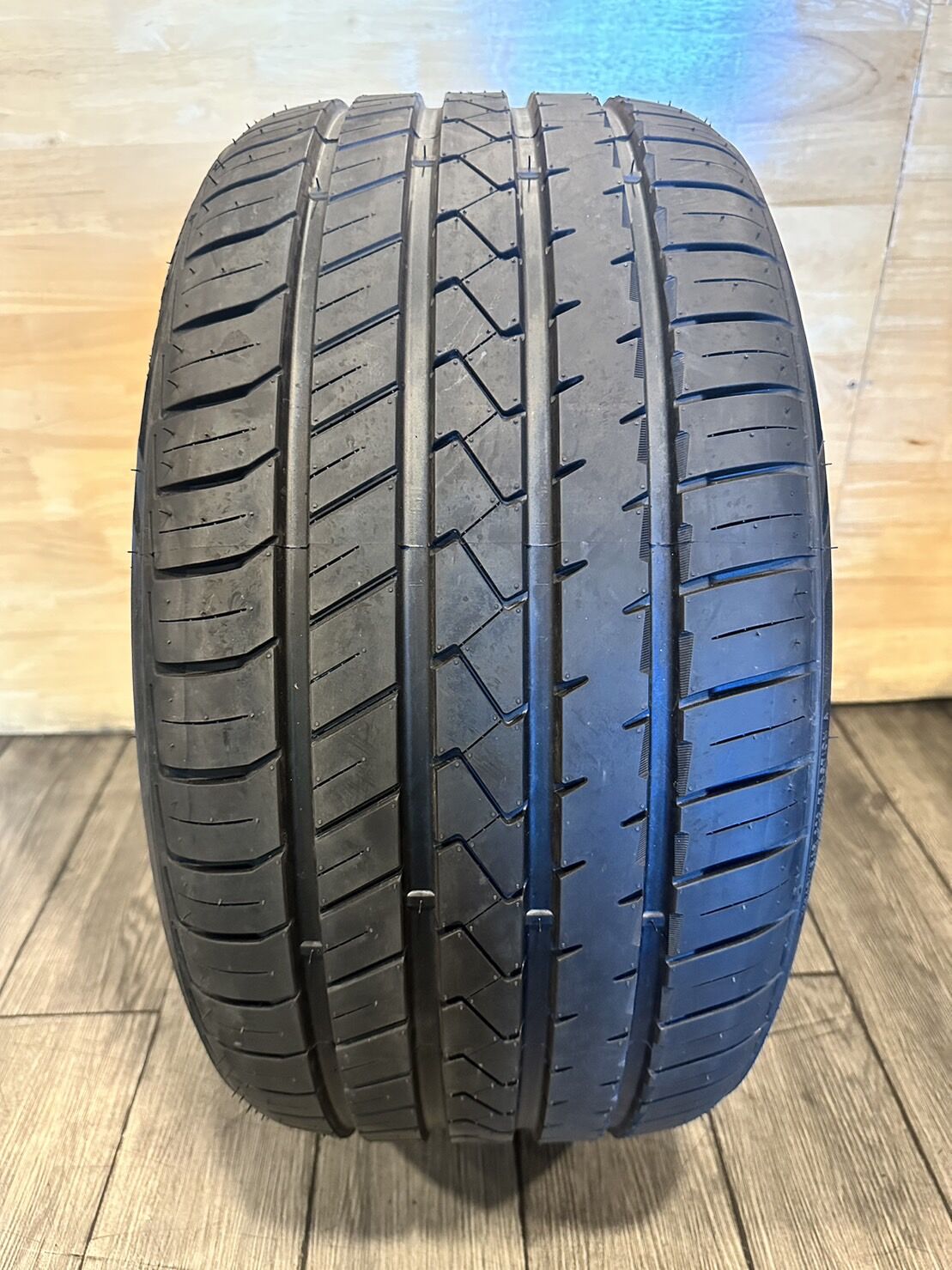 ยางรถยนต์ ยางใหม่ ขอบ 20 28535 R20 ปี23 ราคาเส้นละ 3500 บาท รบกวนเลื่อน ...