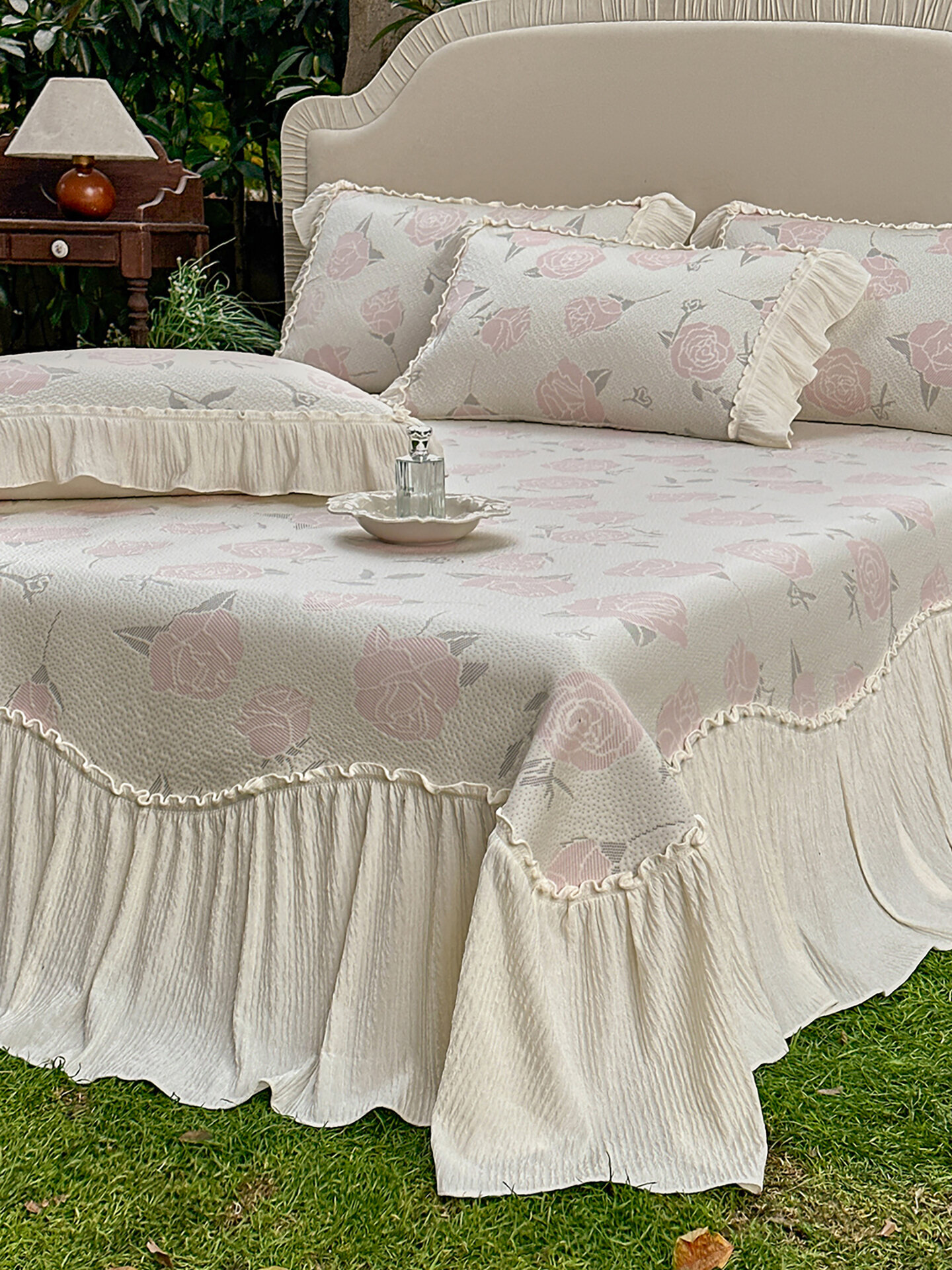 ชุดผ้าปูที่นอนและผ้านวมเกรดพรีเมียม แอร์คูลซอฟท์ ราคา 2,637 บาท*ส่งฟรี