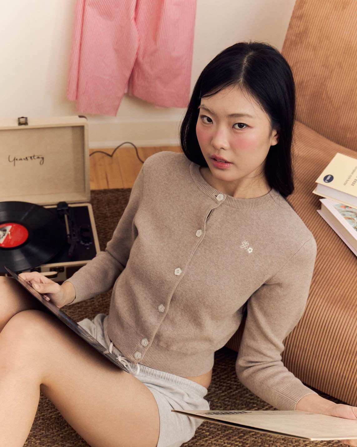 Signature Knit Cardigan (Woven Silk Cardigan) ราคา 1,250 บาท*ส่งฟรี