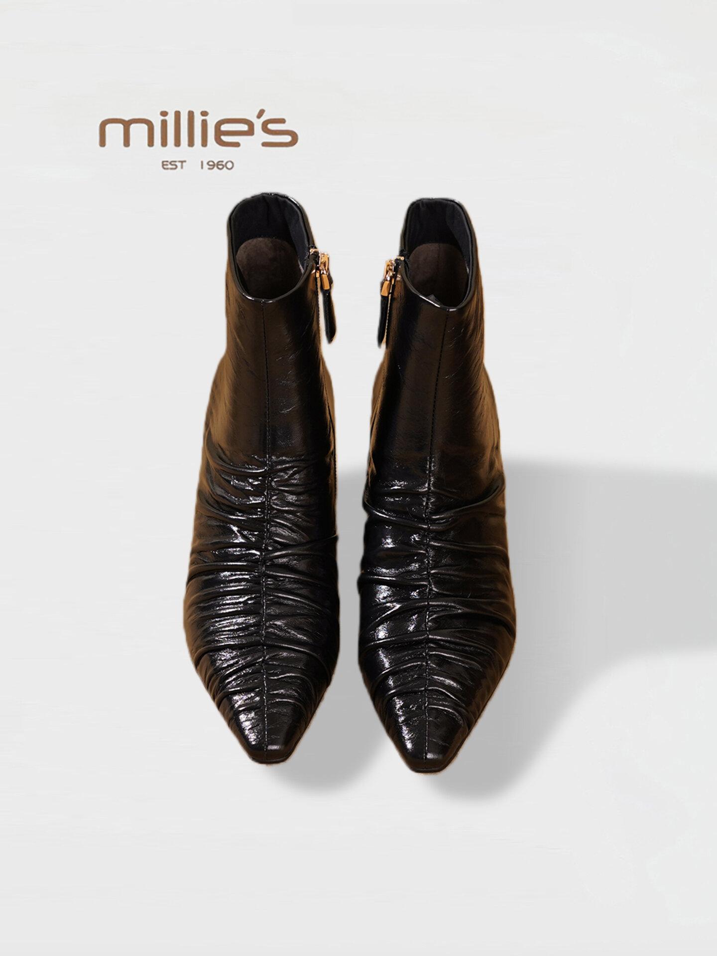 Pointed Toe Fashion Boots Coarse Heel Winter New Design Chelsea Boots ราคา 8,535 บาท*ส่งฟรี