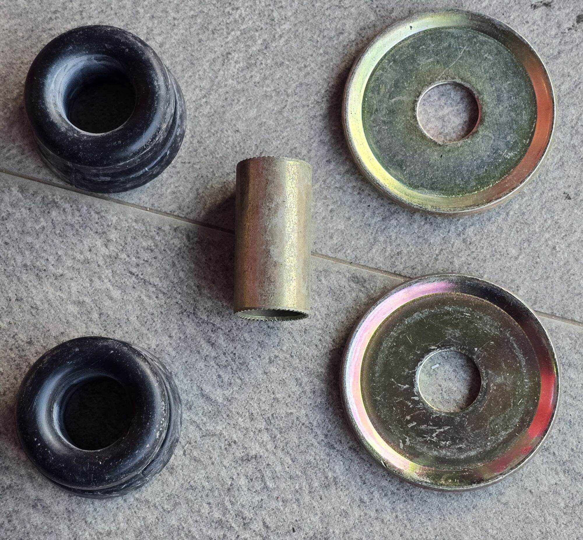 Mazda Shrimp Mustache Repair Kit (Shrimp Mustache Rubber) Magnum Ford Ranger Fighter 100 Baht Per Set ราคา 100 บาท*ส่งฟรี