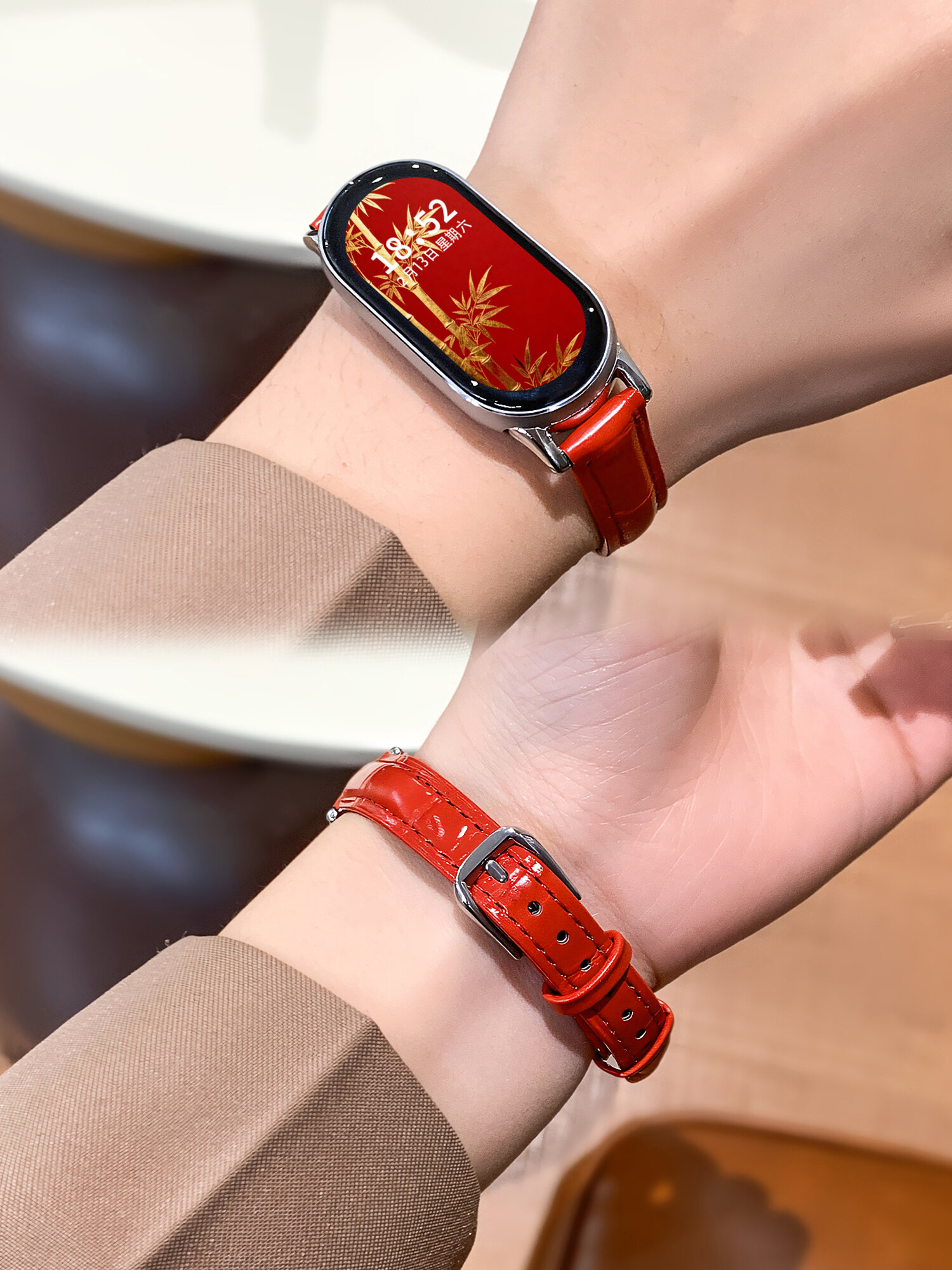 Uhada | Vintage Red Leather Smartwatch Band Winter Bamboo Pattern ราคา 250 บาท*ส่งฟรี