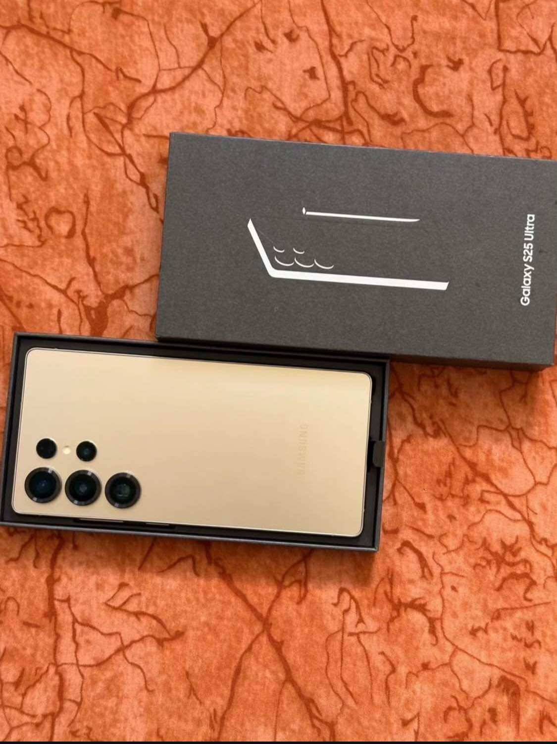 Samsung Galaxy S25 Ultra - 6.9” Dynamic Amoled 2X | 12Gb Ram | 1Tb Storage | 200Mp Camera | Titanium Gray | New Condition 100% | Complete Set of Boxes ราคา 27,000 บาท*ส่งฟรี