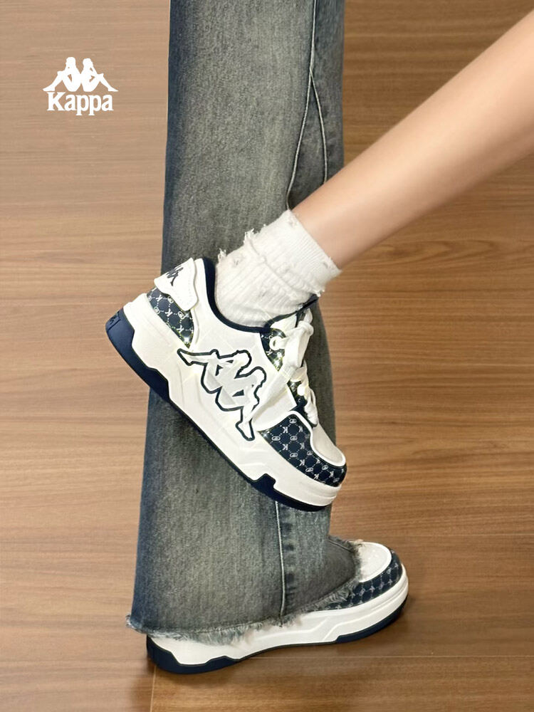 Kappa | Thick-sole Elevating Sneakers ราคา 3,823 บาท*ส่งฟรี