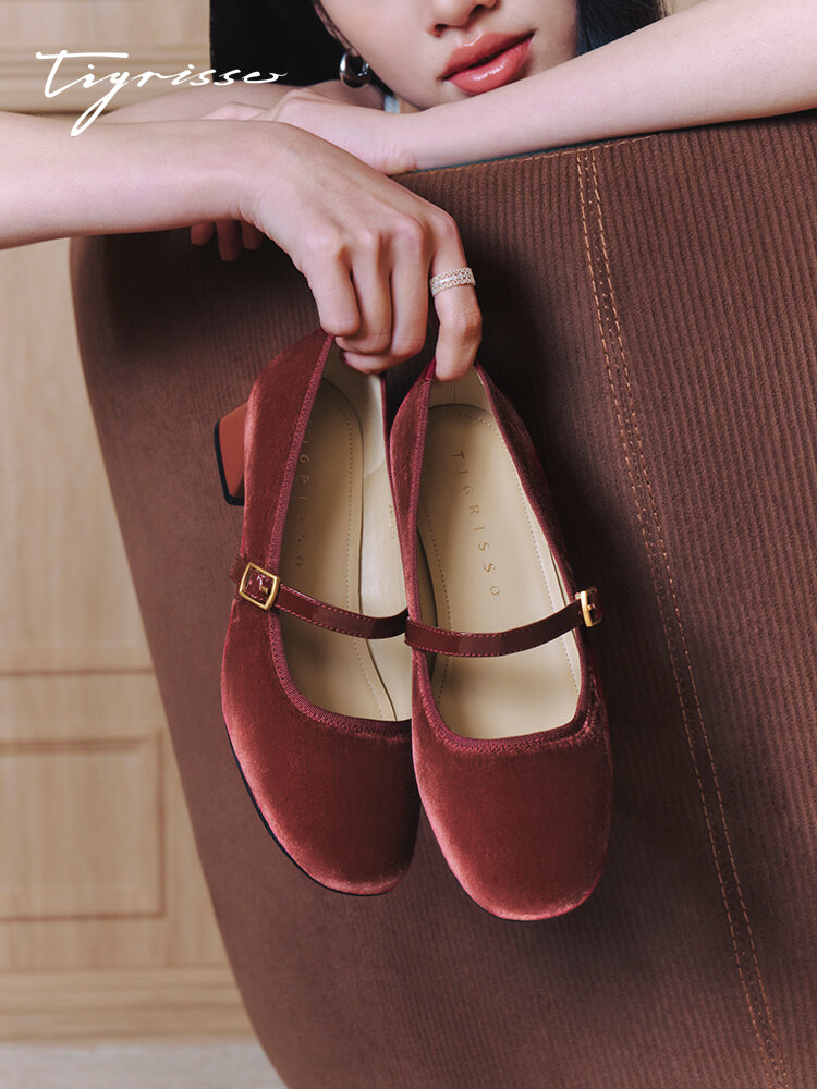 tigrisso | Theatre-Inspired Velvet Crystal Buckle 3.5cm Heel Mary Jane Shoes ราคา 8,233 บาท*ส่งฟรี
