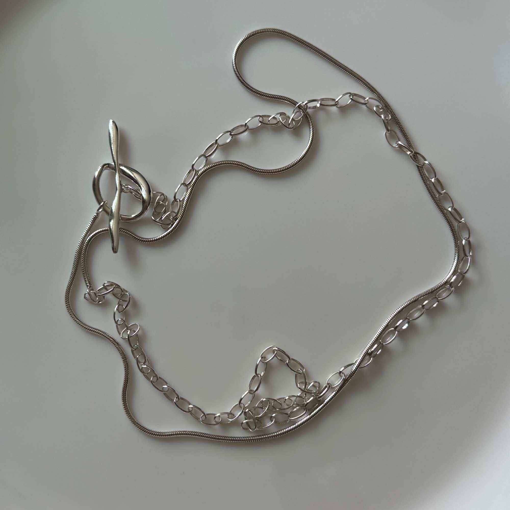 Substore.th/ Mo necklace ver2 /ความยาว 34 นิ้ว ใส่แบบพันสองรอบหรือยาวๆ1รอบ/ silver925 ราคา 2,590 บาท*ส่งฟรี