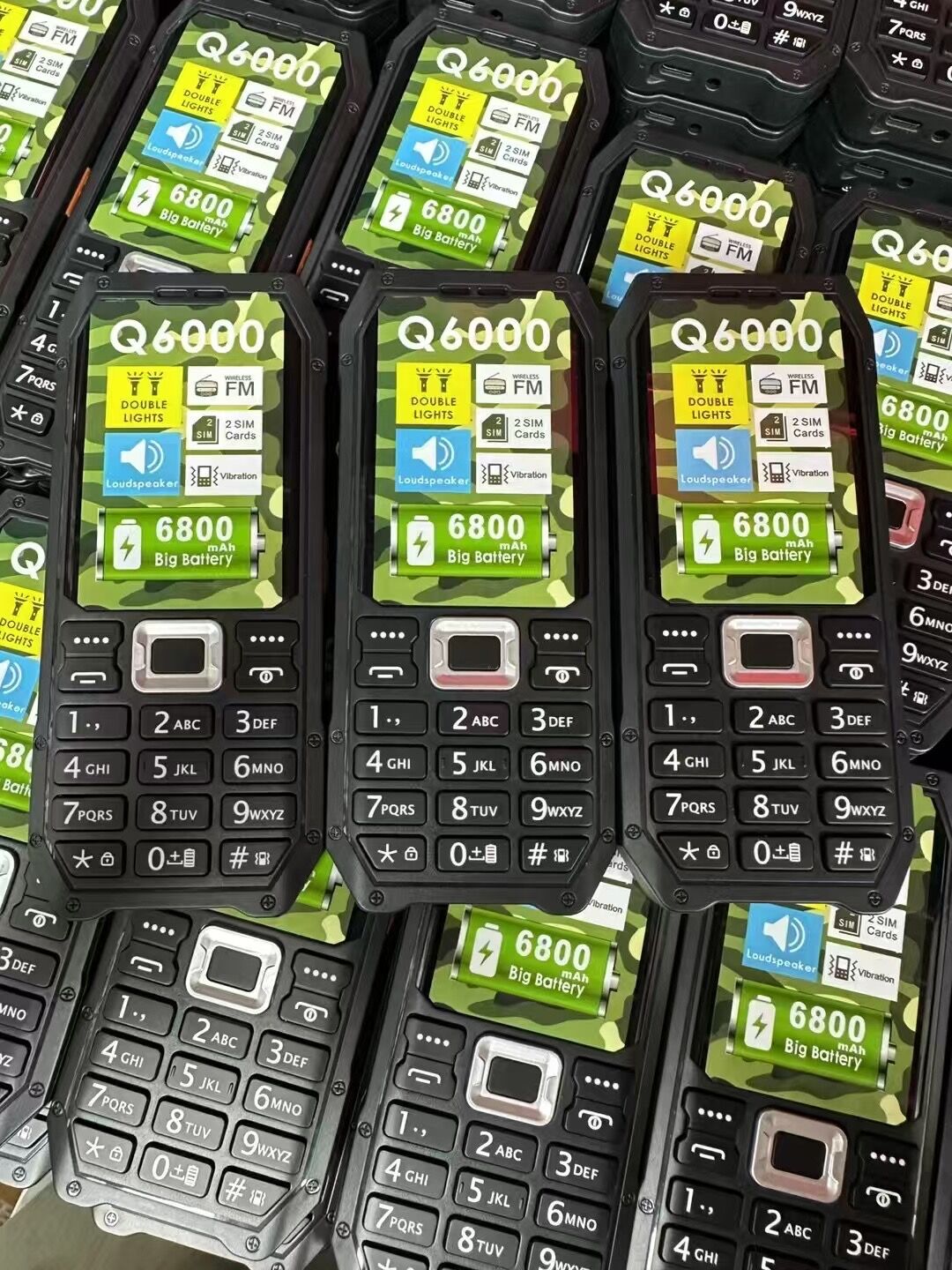 ราคาถูกปุ่มใหญ่โทรศัพท์มือถือกลางแจ้งอายุการใช้งานแบตเตอรี่ยาวนาน Dual SIM SOS Dial สองไฟฉาย Speed Dial Blacklist MP3 วิดีโอทนทาน ราคา 627 บาท*ส่งฟรี