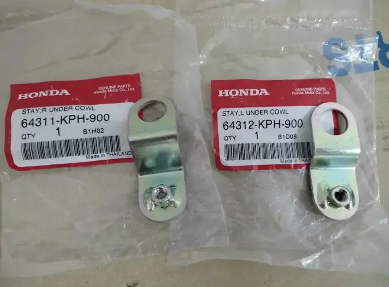 ภาพสินค้าแท้ศูนย์ หูยึดบังลมตัวล่าง/ขายึดแฟริ่งล่าง Honda เวฟ 125, S,R ราคาเป็นคู่ (64311-KPH-900 และ 64312-KPH-900) จากร้าน ซีเอฟ มอเตอร์พาร์ท บน Lazada ภาพที่ 1