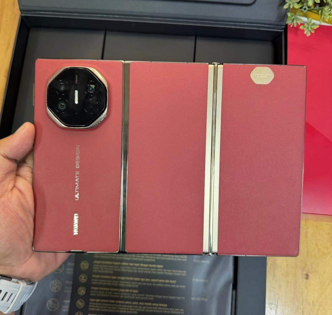 Huawei Mate Xt Ultimate Design 16Gb+1Tb Red Unlocked Mobile Phone ราคา 10,800 บาท*ส่งฟรี