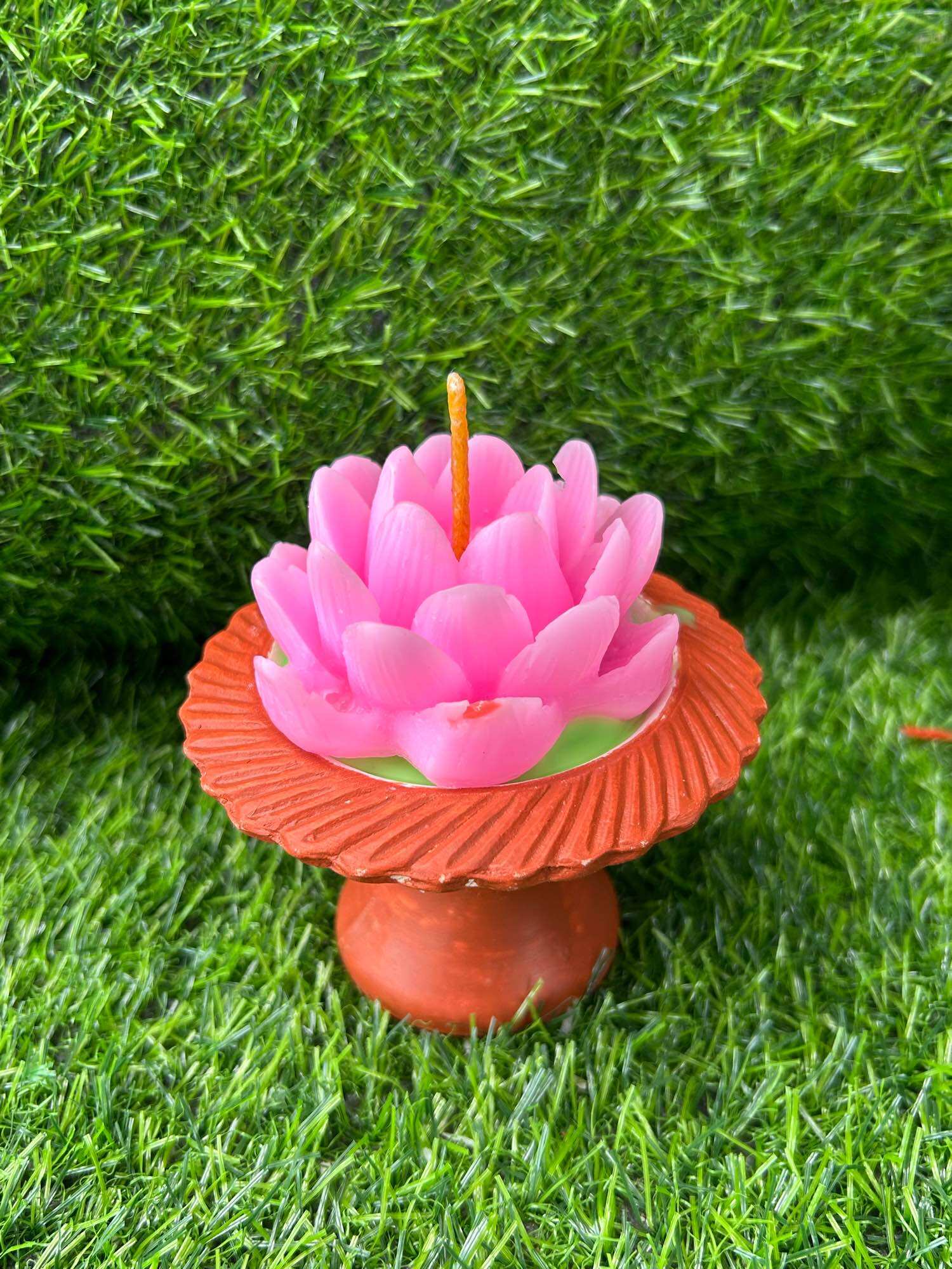 🪷 Blooming Lotus Candle with Stand 🪷 Assorted Colors, Phang Prathip, Phathip Manna, Worshiping Gods and Sacred Things (Can Inform Color in Chat) ราคา 39 บาท*ส่งฟรี