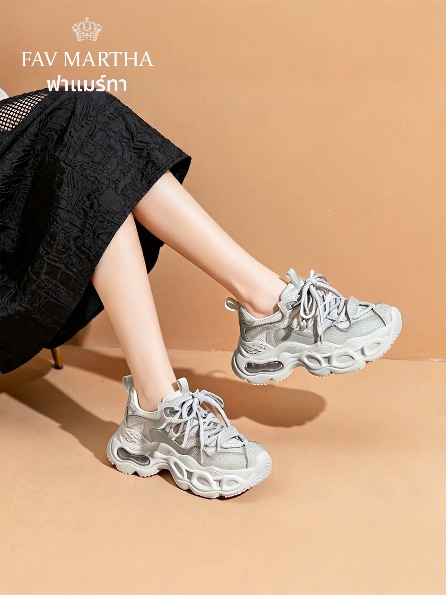 Elevating Small-Footed Breathable Soft-Soled Women's Daddy Shoes ราคา 8,429 บาท*ส่งฟรี
