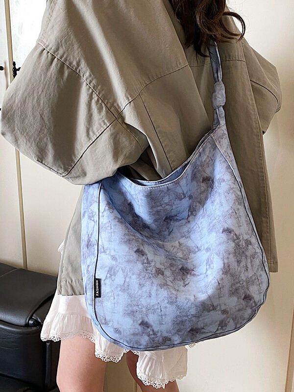 กระเป๋าสะพายข้างผ้าลายจุดขนาดใหญ่สำหรับผู้หญิง กระเป๋าสะพายข้างแบบลำลอง กระเป๋าถือแบบสะพายข้างสไตล์เกาหลี กระเป๋าถือแบบมีซิป กระเป๋าถือแบบมีซิป ราคา 269 บาท*ส่งฟรี