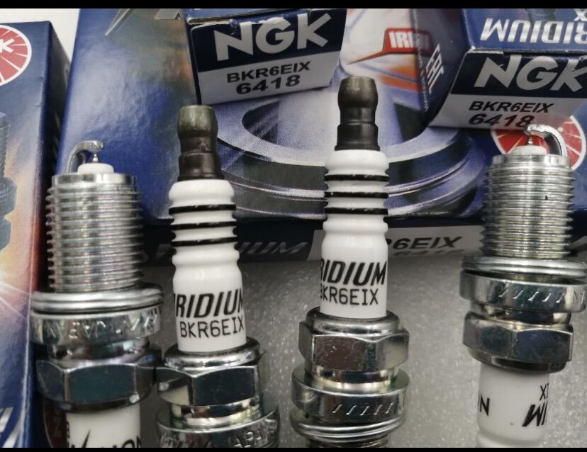 AK13 4X NGK BKR6EIX 4272 Spark Plug Iridium IX fit for Volvo Audi Volkswagen A3 A4 A5 TT TTS CC Tiguan Jetta Passat Car Iridium Power Plugs หัวเทียน