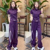 QIAOXIZI | ชุดกีฬาผู้หญิงฤดูร้อน ไซส์ใหญ่ ชุดลำลองแฟชั่น พร้อมเสื้อคอซิปและกางเกงขายาวทรงหลวม สำหรับออกกำลังกายและใส่ทั่วไป