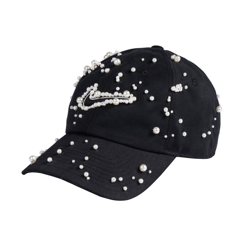 Handmade Embroidery Beaded Flower Custom Cap ราคา 2,949 บาท*ส่งฟรี