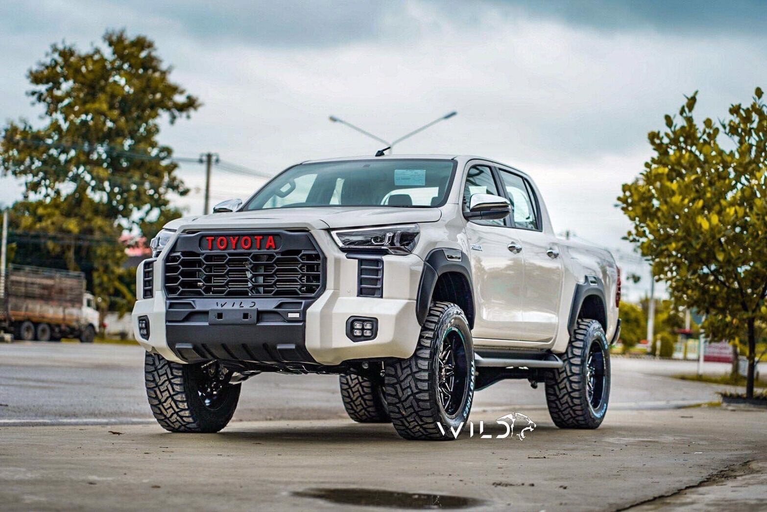 กันชนหน้า Revo Tundra Style ราคา 32,000 บาท*ส่งฟรี