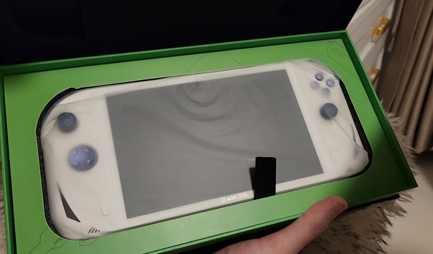 Pre-Order Aokzoe A1 Pro 7840U Win11 8 Inch 32Gb/1Tb Portable Gaming Console Can Play Every Game, Second-Hand, Like New Condition ราคา  21,900 บาท*ส่งฟรี