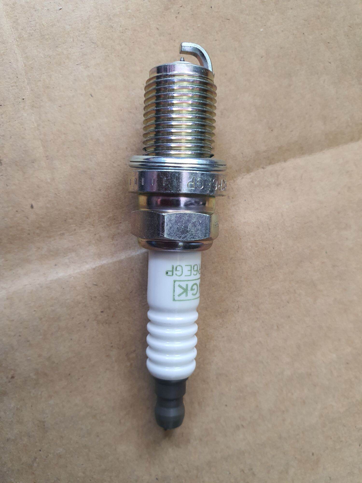 NGK หัวเทียนแท้ห้าง BKR6EGP 7092 หัวเทียนเข็ม#G-power plastinum alloy spark plugsใช้กับรถรุ่นtoyota รุ่น (AE EE ST AT)AE100,101,EE80ST190,191,AT191,vios yaris altisรถเครื่องยนต์16V.ราคาต่อหัว ถ้าไม่แท้100%ยินดีคืนเงินเต็มจำนวน ราคา 120 บาท*ส่งฟรี