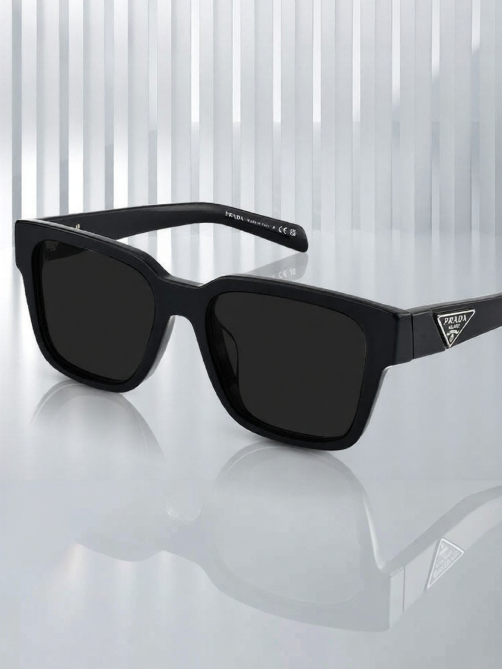 แว่นตากันแดดผู้หญิง Prada ปราด้า | แว่นกันแดดโพลาไรซ์ Retro Square สำหรับผู้ชายและผู้หญิง ราคา 23,121 บาท*ส่งฟรี