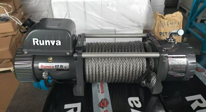 วินซ์ รันวา EWX12000(12.0X) ใหม่ Electric Winch รอกไฟฟ้า วิ้นไฟฟ้า วินซ์ไฟฟ้า วินท์ไฟฟ้า รถสไลด์ วินดึงรถ ยี่ห้อ รันวา Runva ขนาด 5.443 ตัน หรือ 12000 ปอนด์ ไฟ 12 โวลต์ แบบสลิง ราคา 11,900 บาท*ส่งฟรี
