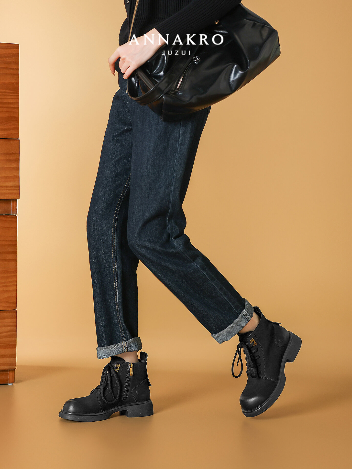 JZ ANNAKRO | Stylish and Comfortable Soft Sole High-top Shoes 2026 New Black ราคา 3,886 บาท*ส่งฟรี