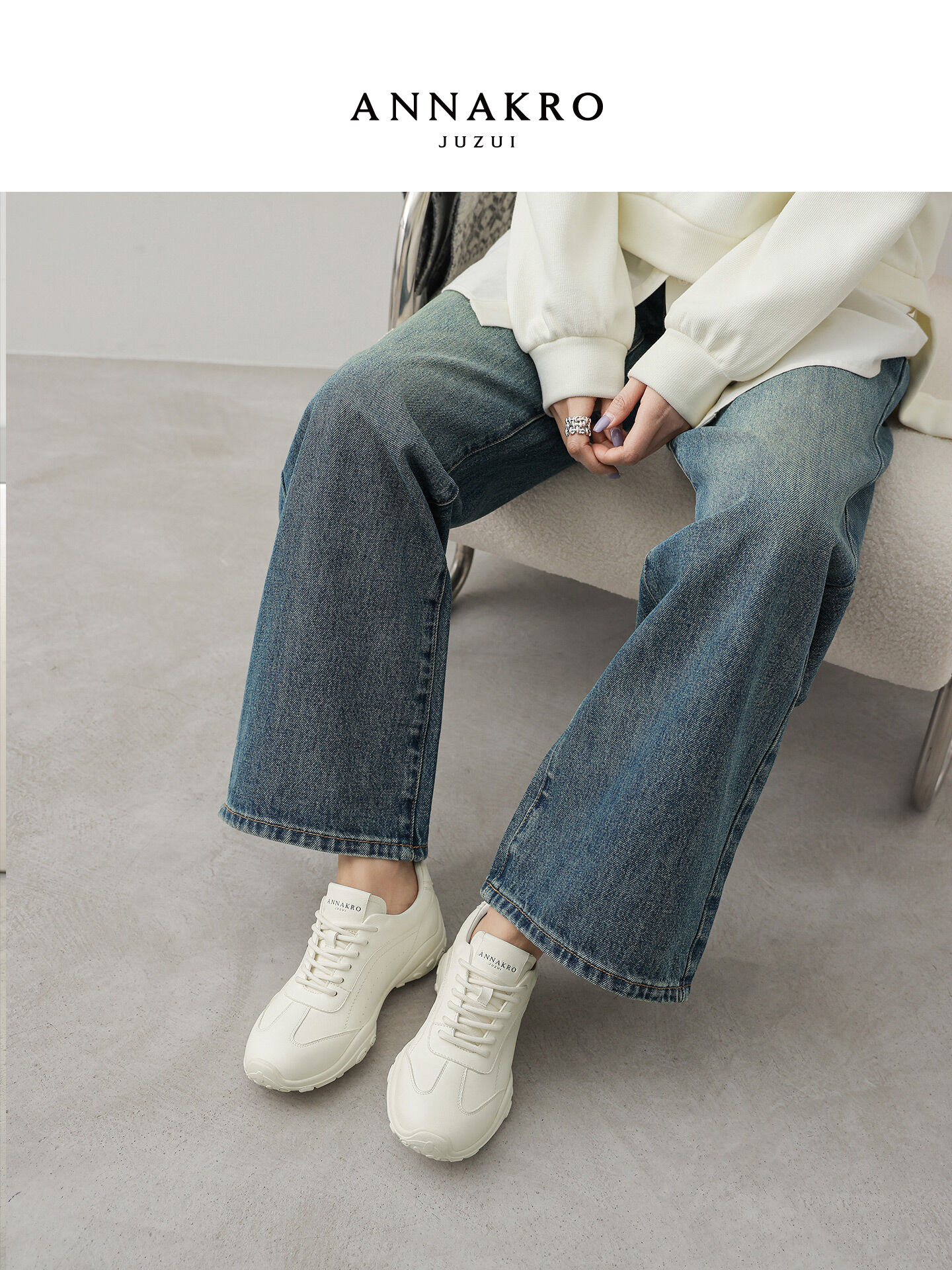 JZ ANNAKRO | Stylish Thick Sole White Height Increasing Women's Sports Shoes ราคา 3,975 บาท*ส่งฟรี