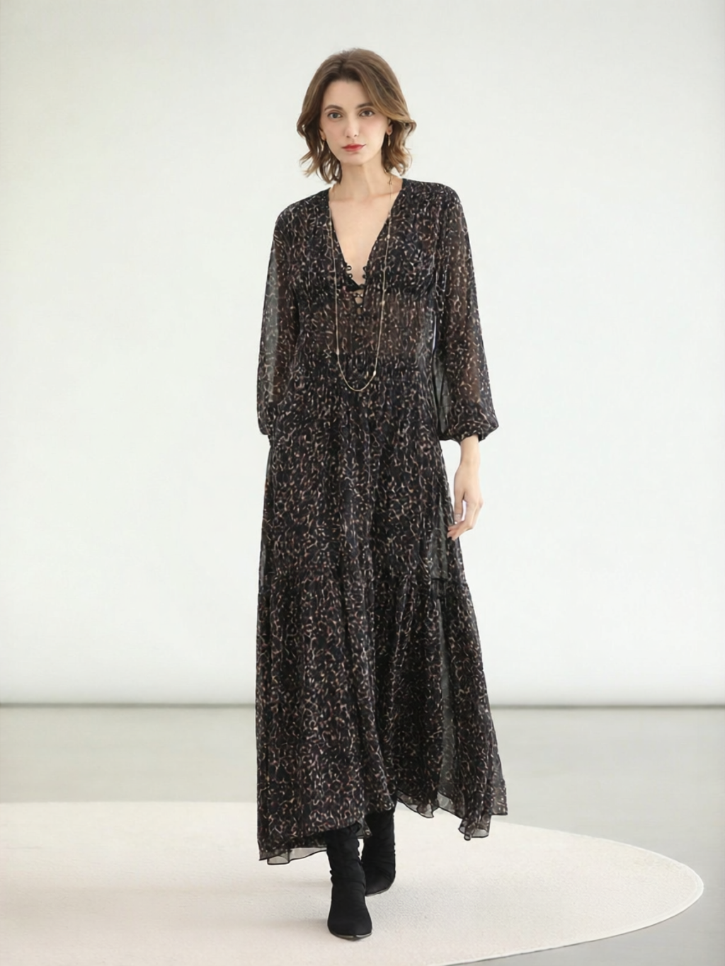 COCOBELLA | Feminine Leopard Pattern V-Neck Pleated Maxi Dress Long Sleeves ราคา 6,986 บาท*ส่งฟรี