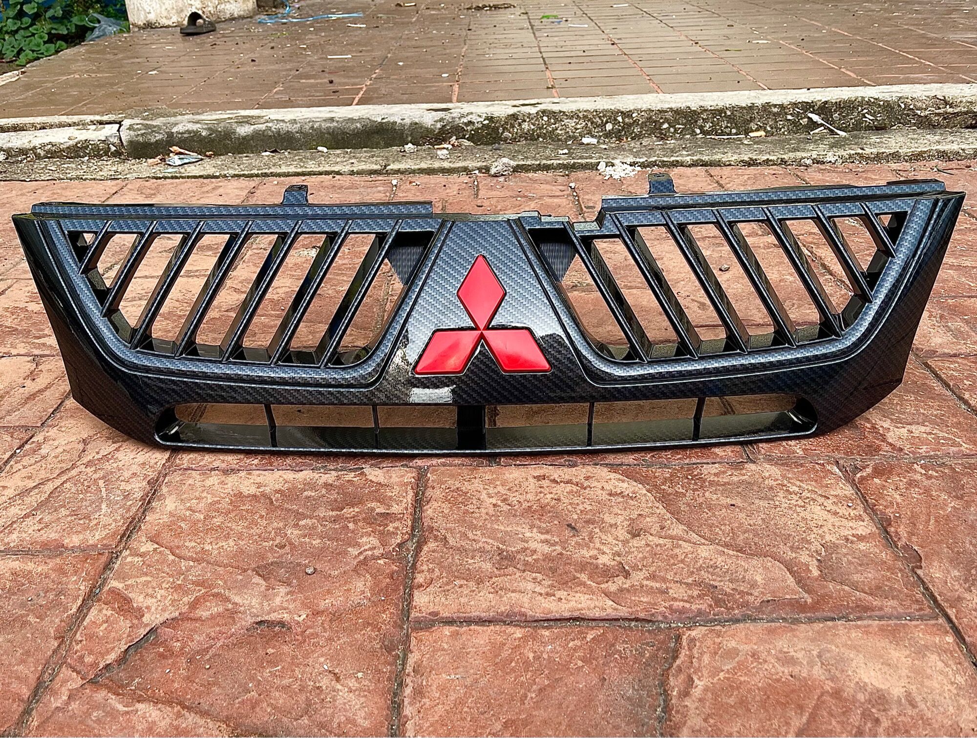 กระจังหน้า Mitsubishi Strada ปี 2001-2005 ราคา 2,850 บาท*ส่งฟรี