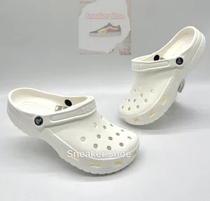 สินค้า รองเท้าแตะ Crocs มี6สี ลุ้นกำลังขายดี สิ่งค้าเบานุ่มใส่สบาย ใส่ได้ทั้งผู้หญิงและผู้ชาย สินค้ามีพร้อมส่ง