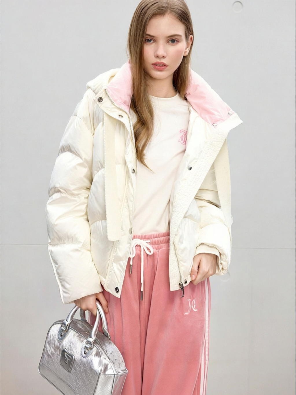 Juicy Couture | 90 White Duck Down Women's Padded Jacket ราคา 6,903 บาท*ส่งฟรี