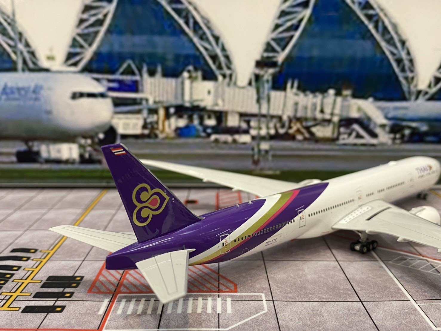 Phoenix Model [11822] 1:400 Thai Airways B777-300ER HS-TTC