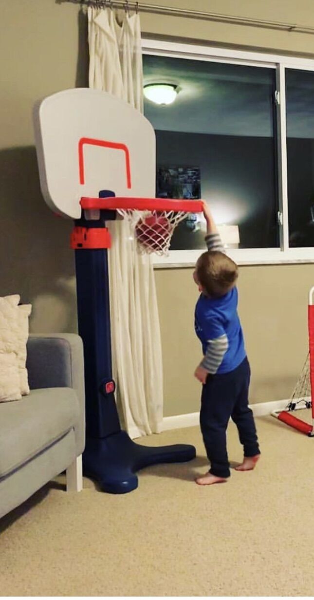 Step2 Shootin Hoops Pro Basketball Set