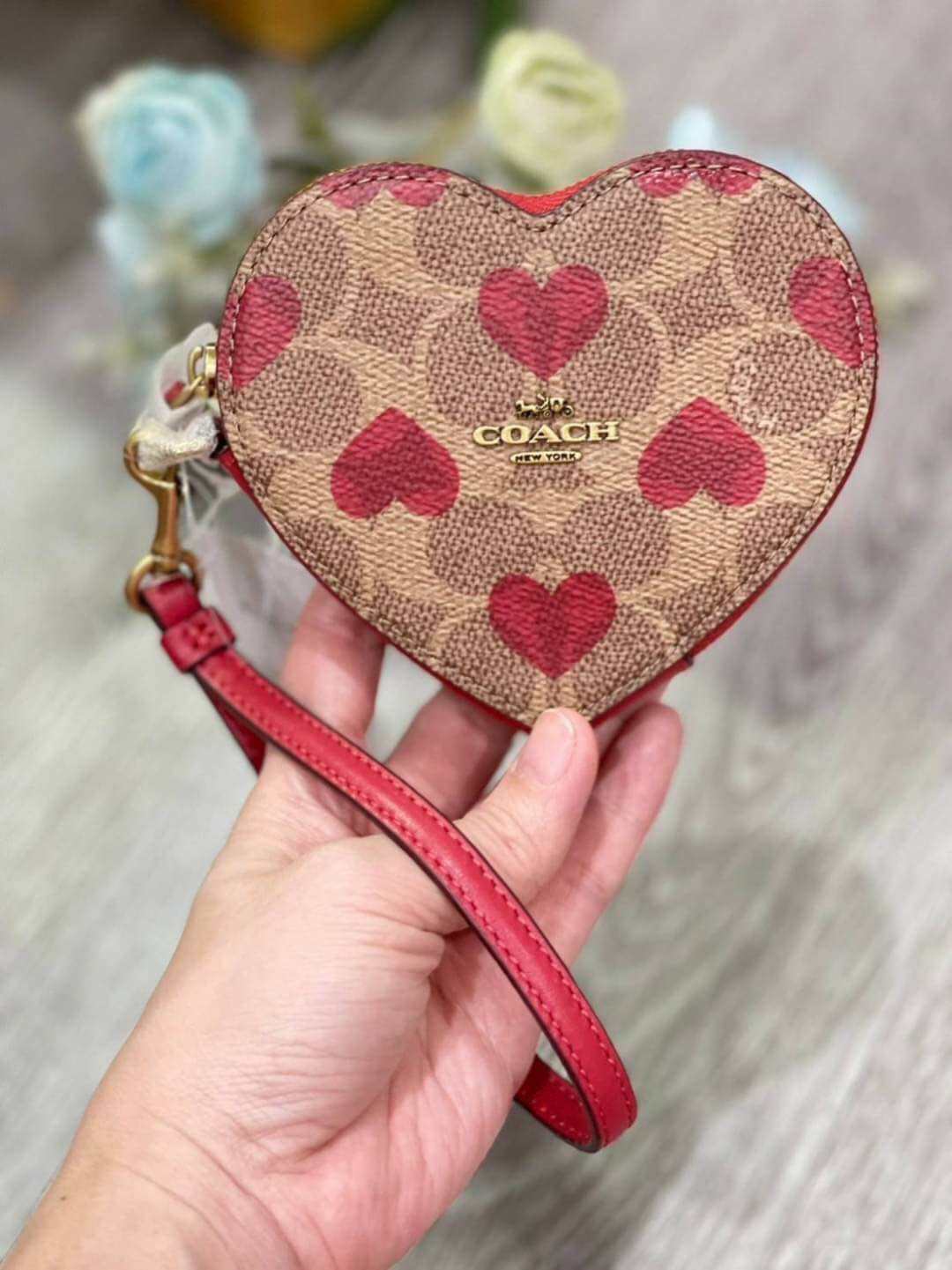 COACH Heart Coin Case In Signature Leather in Pink