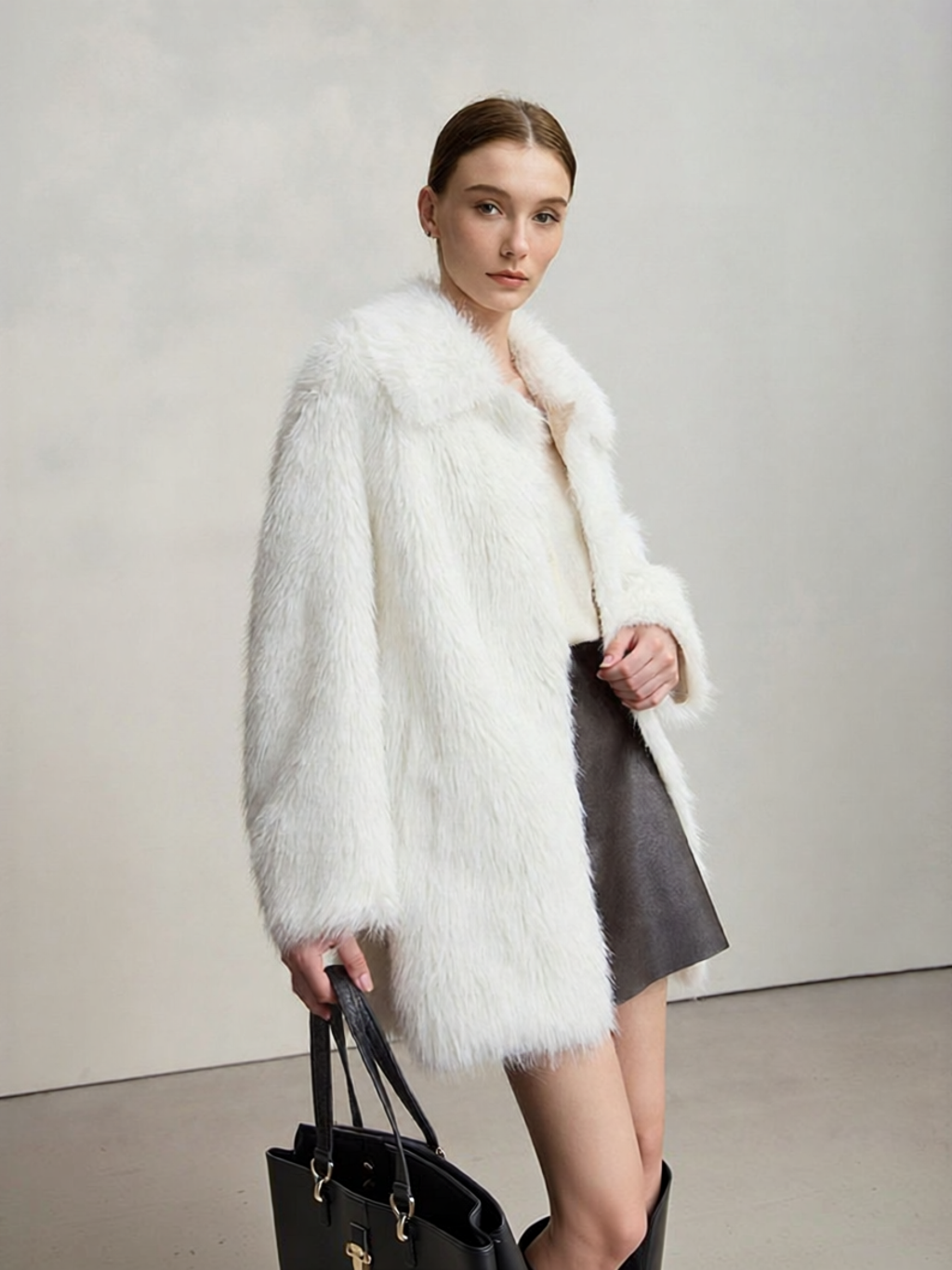 AMII | Minimalist Luxury Mid-Length Faux Fur Coat ราคา 6,451 บาท*ส่งฟรี