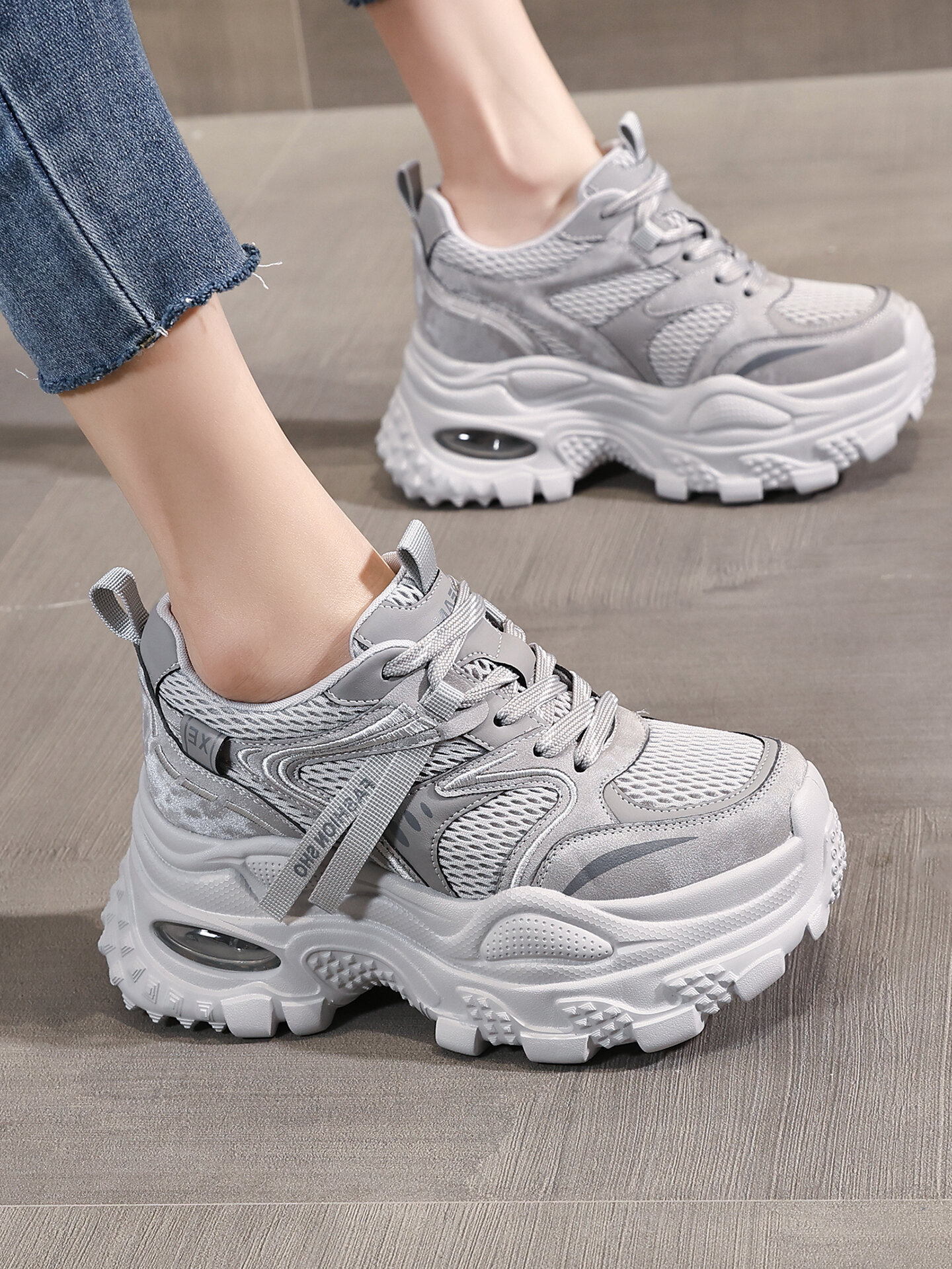 Puissance | Small Foot Appearance Chunky Sole Hidden Heel Dad Shoes ราคา 3,562 บาท*ส่งฟรี