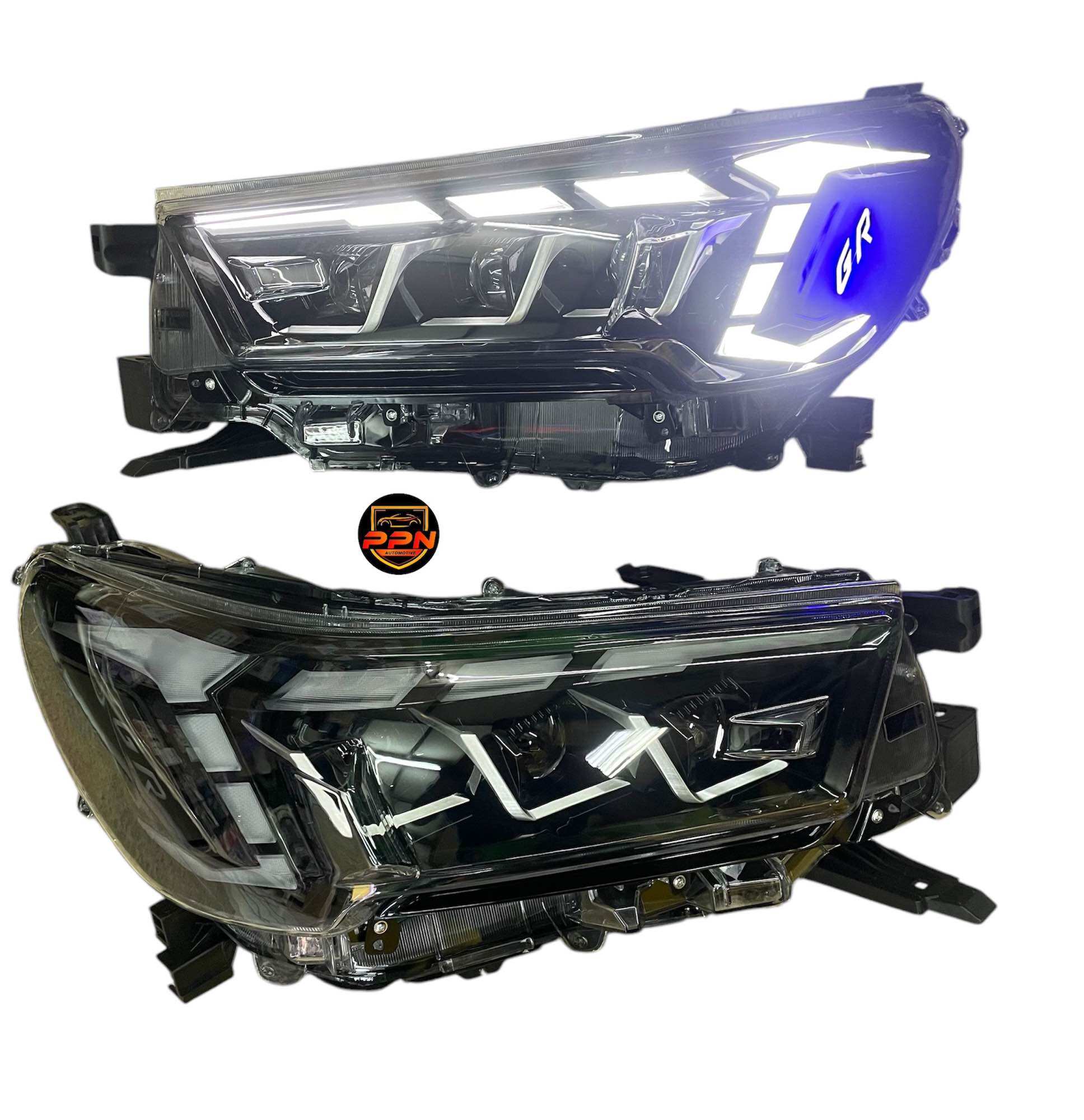ไฟหน้า LED ไฟท้ายรถยนต์ มอเตอร์ไซค์ Toyota ไฟหน้า Revo ปี 2020 2021 2022 โปรเจ็กเตอร์ แสงสีขาว หลอดแก้ว 3 หลอด แสงสีขาว ไฟหรี่ สัญญาณไฟเลี้ยว Running Gr Pattern V.2 ไฟหน้า Hilux Revo ราคา 18,500 บาท*ส่งฟรี