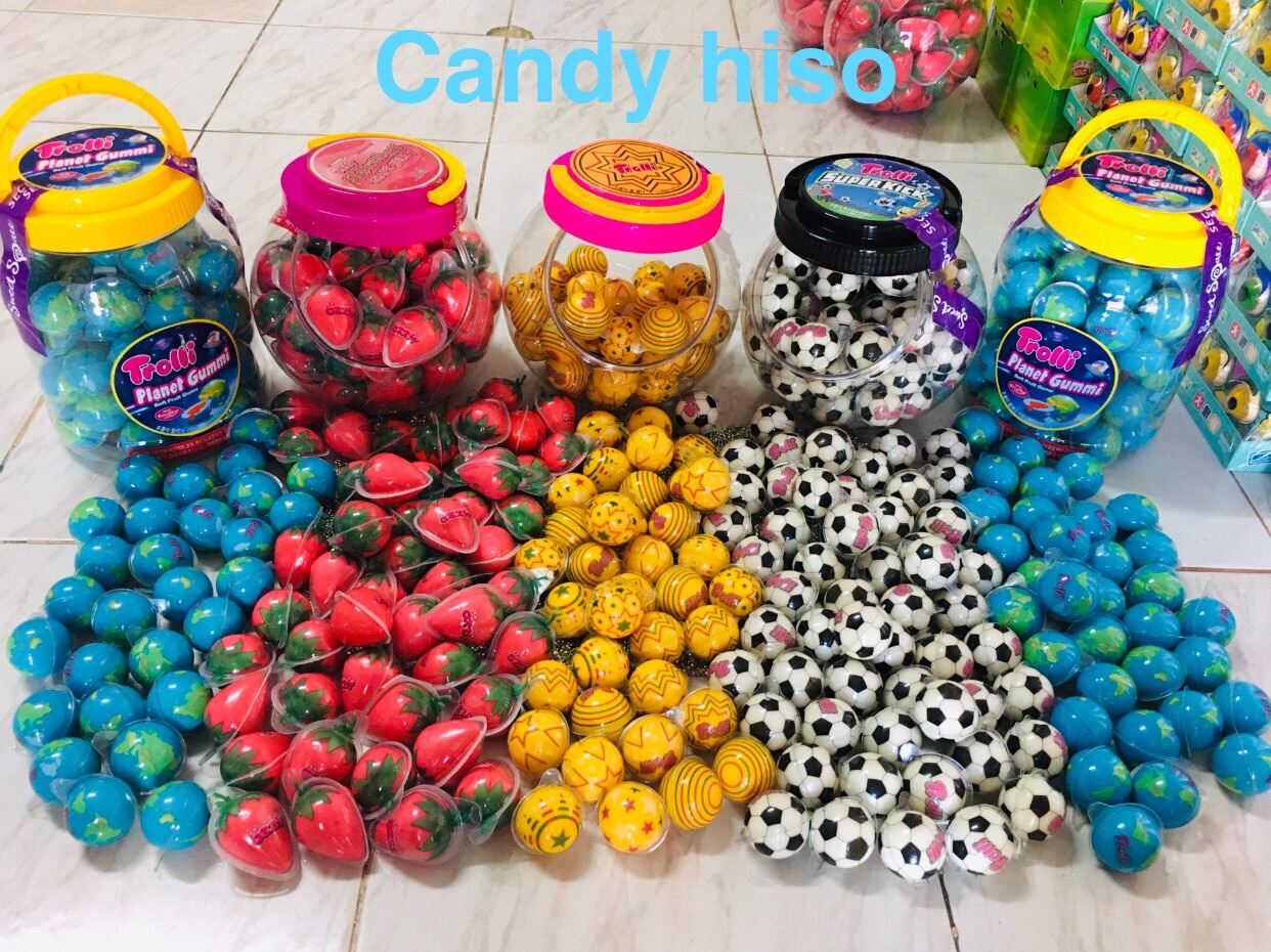 เยลลี่มีใส้ ของแท้ Trolli ❤️ได้ 4 ลูก นะคะ อย่างละลูก ❤️ ลูกโลก ?ลูกบอล ⚽️อาวกาส ⭐️สตอเบอรี่ ?ครบทุกแบบอย่างละ ลูกคะ?