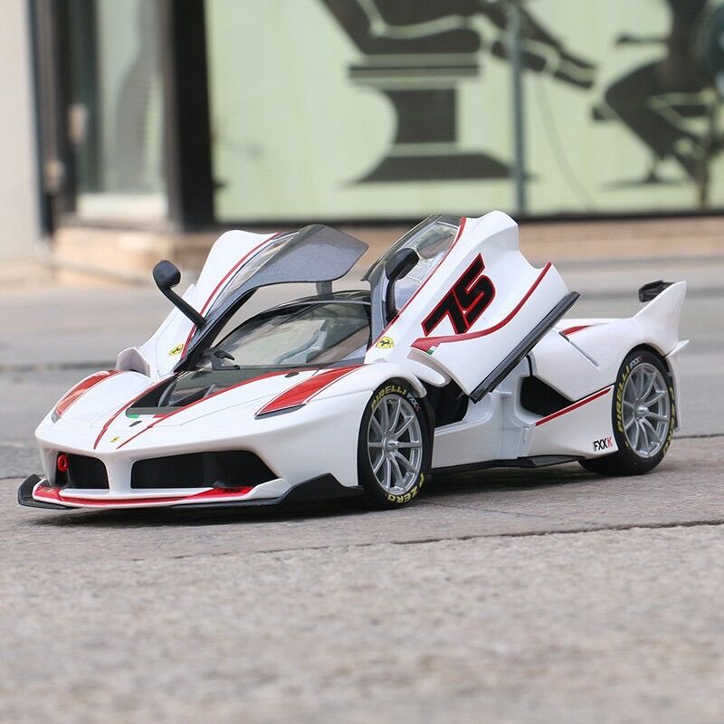 รถ 1:18 Ferrari Signature Series รุ่น FXX K [Bburago] - PKTOY - ThaiPick