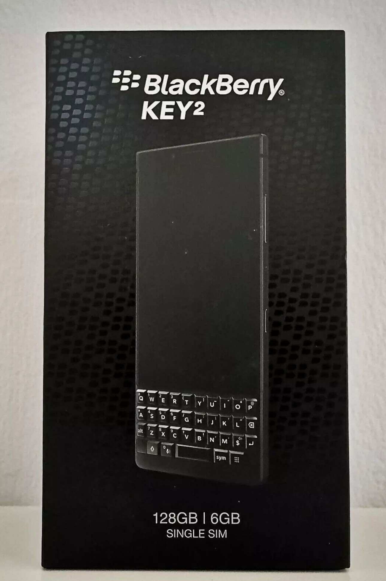 BlackBerry KEY2 BBF100-9 6GB + 128GB Android 8.1 Single SIM - genuine and new ราคา 2,500 บาท*ส่งฟรี