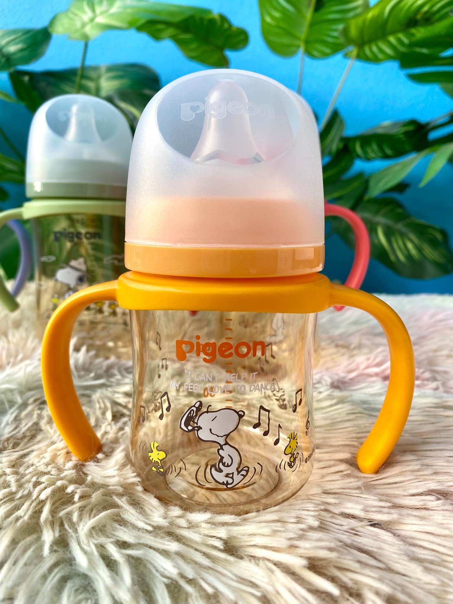 1(ขวด)รุ่นใหม่ล่าสุด New Pigeon 2024 รุ่นมือจับ ขวดนมคอกว้างสีชาของแท้ ปลอดสาร BPA ขวดนม PPSU
