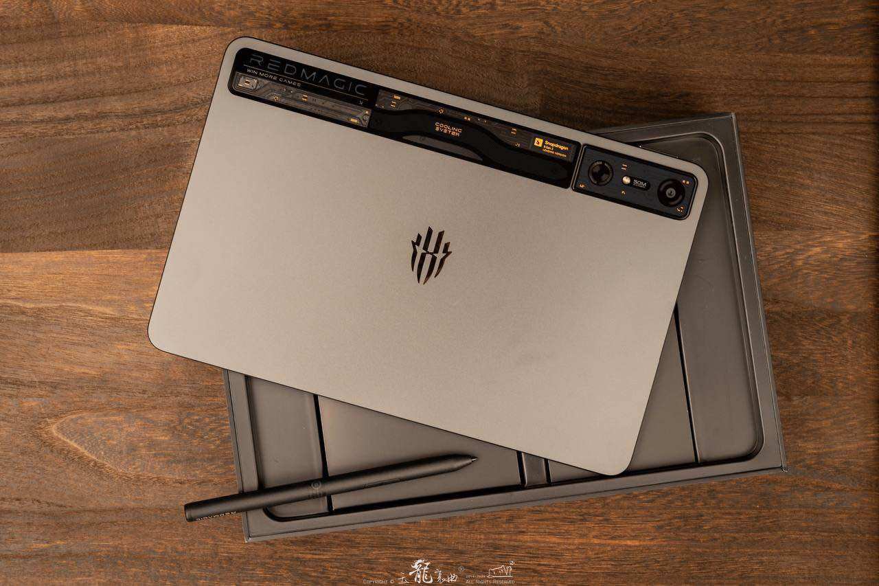 REDMAGIC Nova Tablet Gaming Global Version with 10.9″ 2.8K 144Hz display, Snapdragon 8 Gen 3 Leading Edition ราคา 15,500 บาท*ส่งฟรี