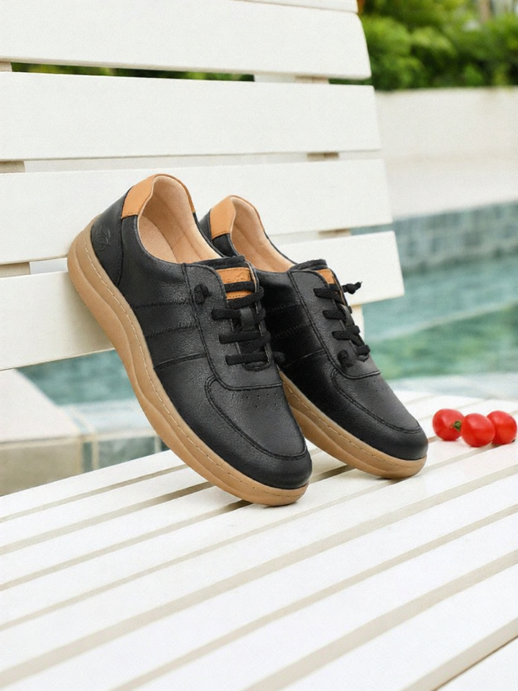 SENDA | Cocoa White Canvas Shoes ราคา 3,781 บาท*ส่งฟรี