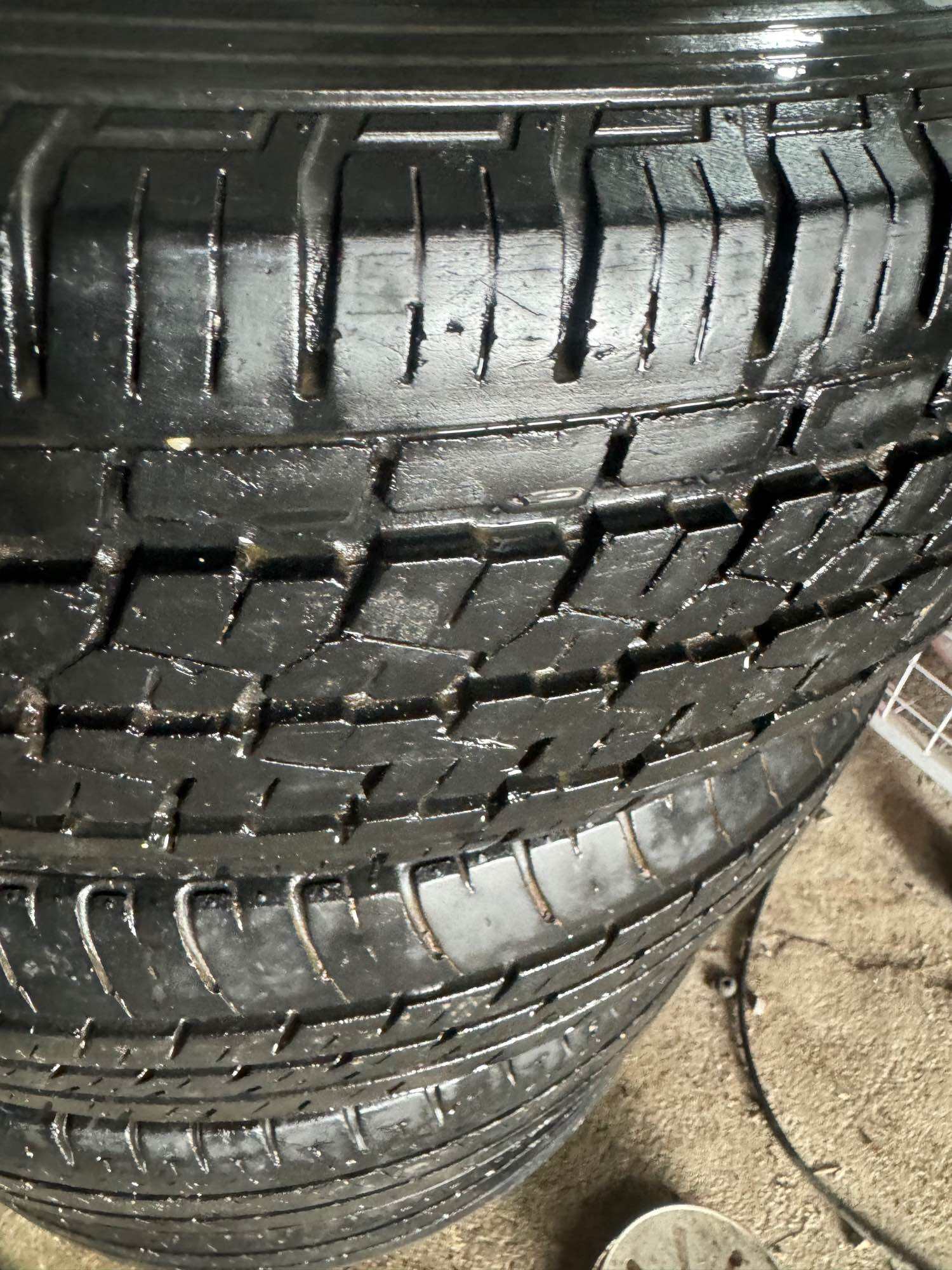 195R14 รวมรุ่น ปี 10 ดอกพอใช้ได้ - 9tiresaraburi - ThaiPick