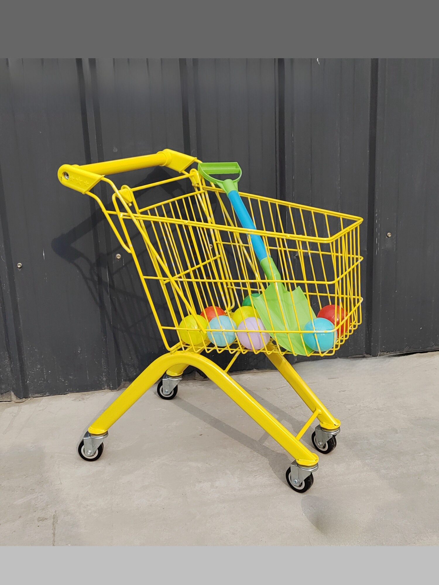 รถเข็นเด็กแบบหนาและทนทานสำหรับร้านขายของชำ เครื่องโครงเหล็กเคลือบสี รถเข็นเด็กอายุ 1-8 ปี รถเข็นเด็กแบบเคลื่อนที่ได้